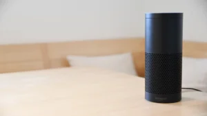 Alexa+ chega ao Brasil: o que muda na nova assistente da Amazon com IA generativa