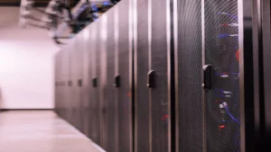 Microsoft gastou US$ 13 bilhões na OpenAI. Agora tem modelos próprios que dizem superar o GPT-5.5 por 10 vezes menos